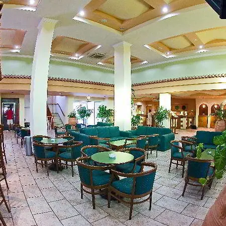 Atlantis 4*